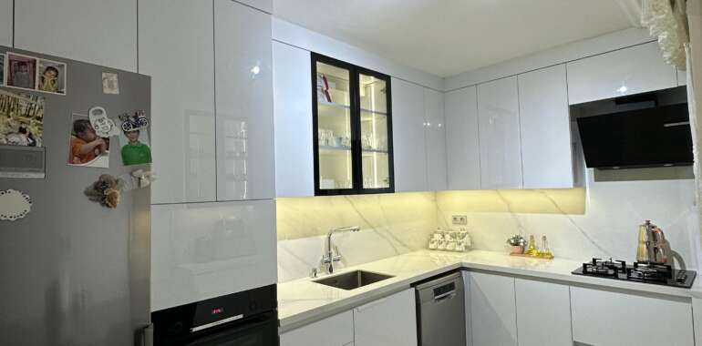 Akrilik Mutfak Dolabı ve Kahve Köşesi Uygulamamız